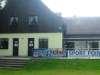 Sportheim vom Platz aus gesehen